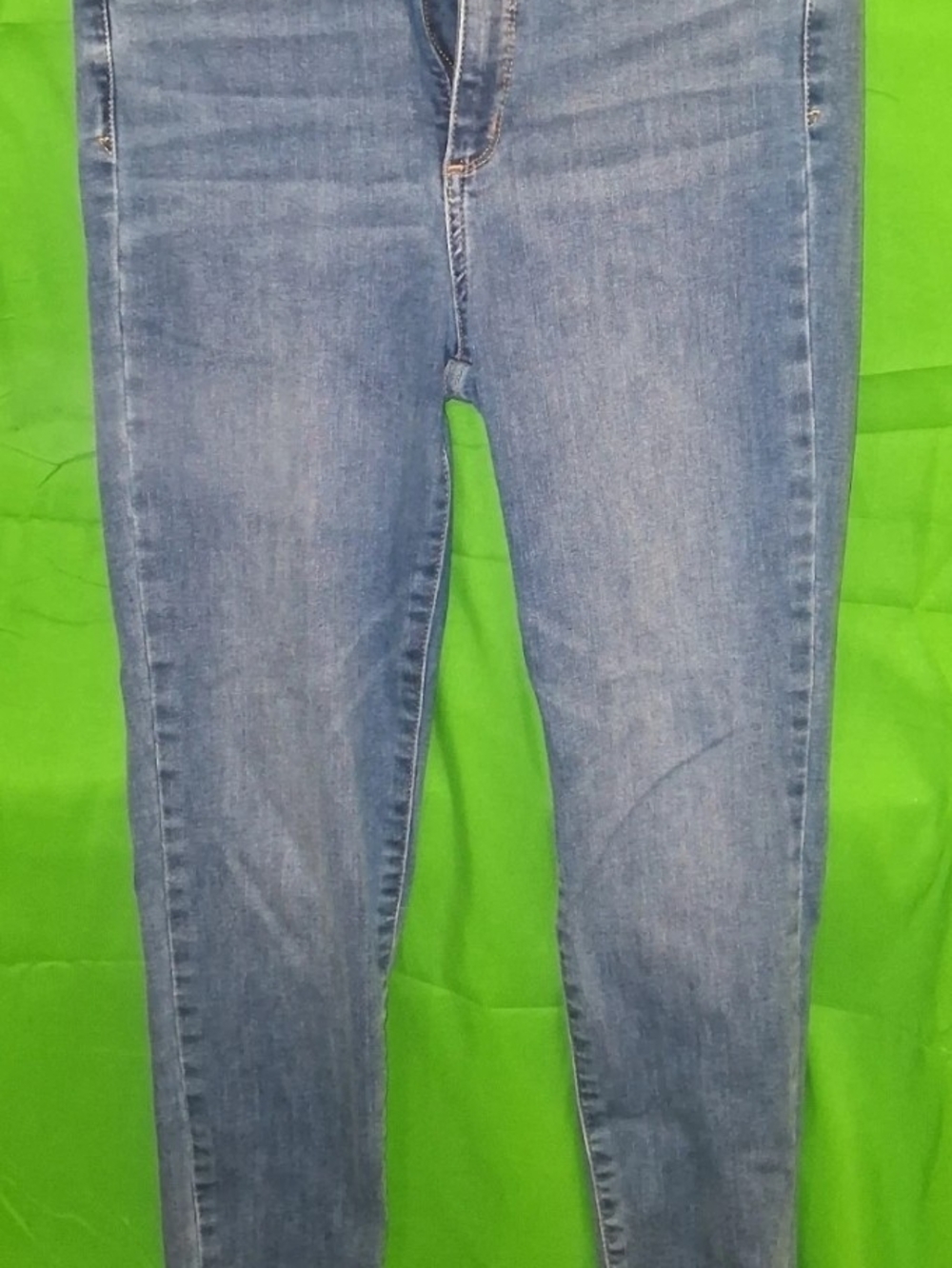 Gap Universal Jegging Sky High jeans.